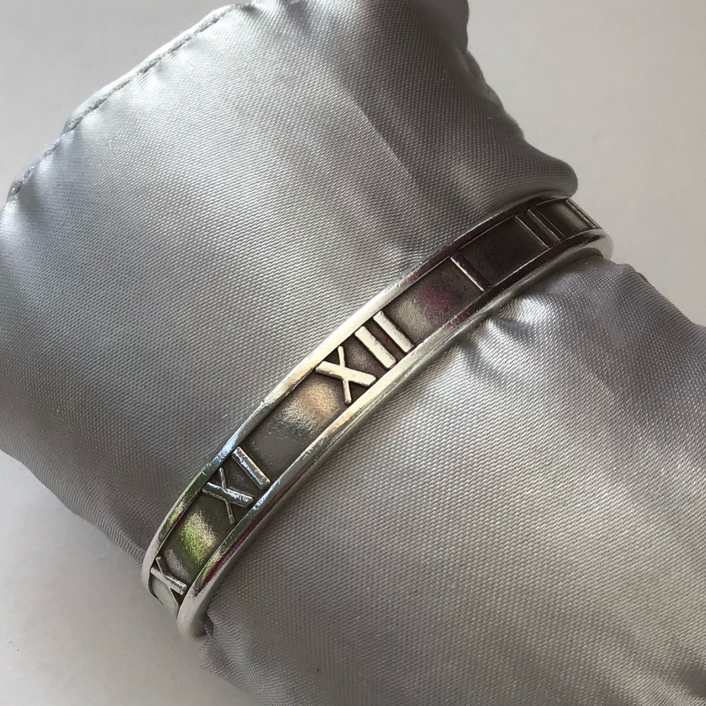 ✅Firm Price✅💎Tiffany & Co. Roman Numeral Cuff Bracelet 💎